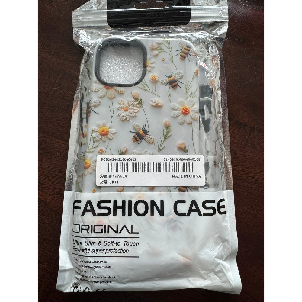 NWT iPhone 14 Floral Bee Case Daisy Cottagecore Clear Phone Cover